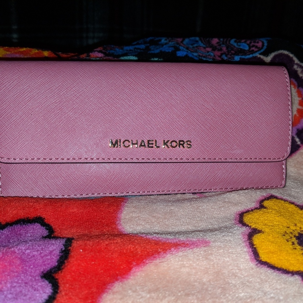 Michael Kors flat wallet